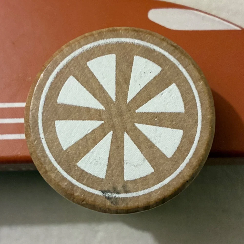 Little Dutch wood material details